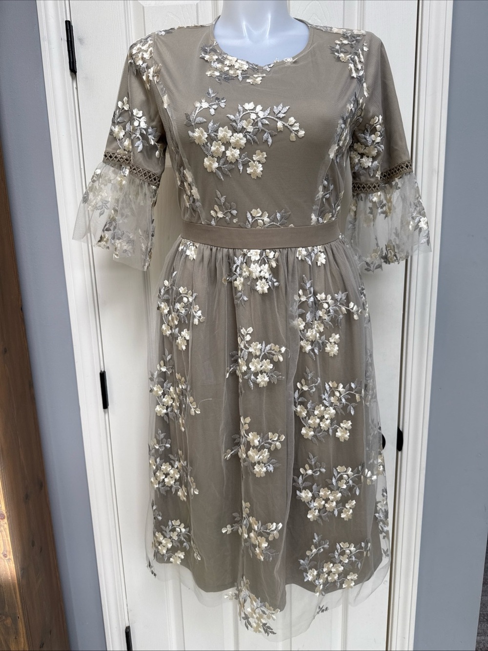 POLAGRAM Mesh Embroidered Floral Cottagecore Peasant Fit & Flare Sleeve sz L NEW